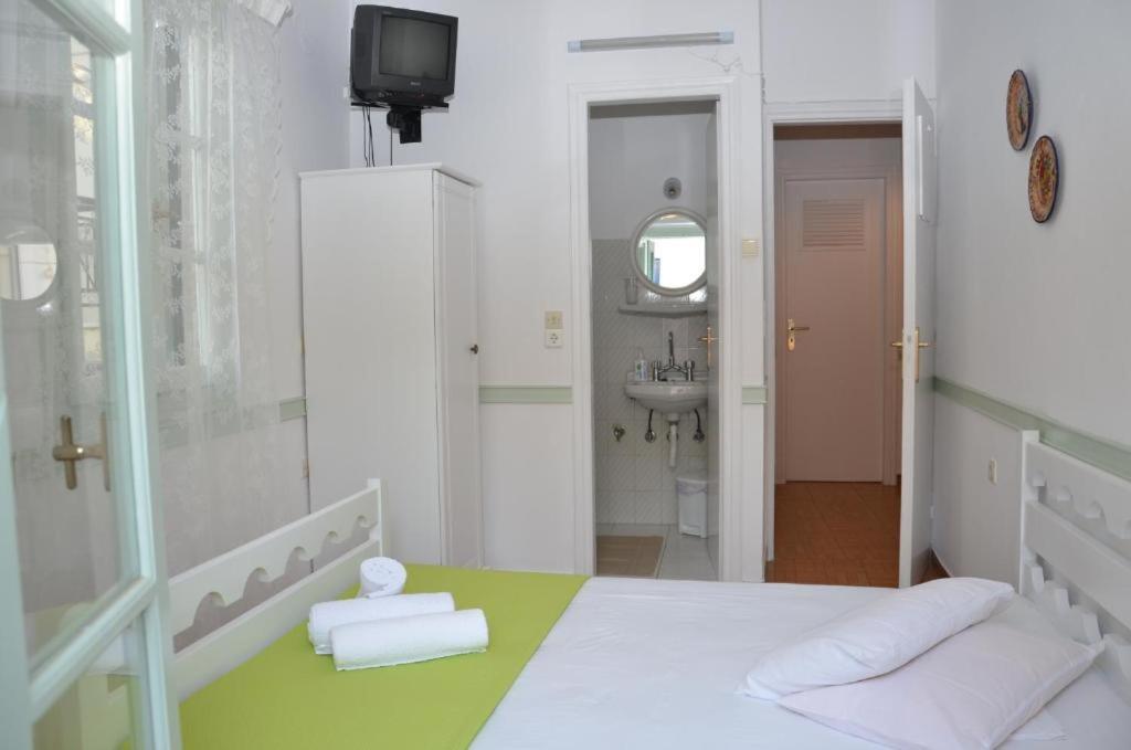 Aegli Rooms Тинос Экстерьер фото